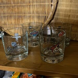 😀Crown Royal nhl whiskey glasses set of 4